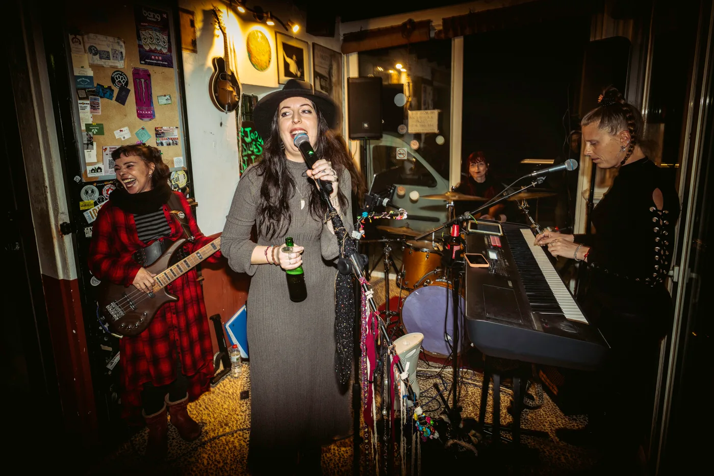 Female Rock Quintet Dea Tanit Returns to Can Jordi Blues Station